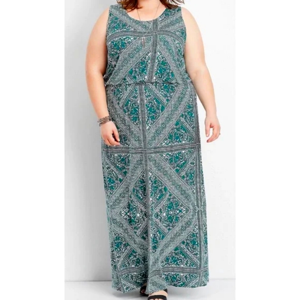 NWT Maurices 24/7 Green Paisley Maxi Dress - Size 3